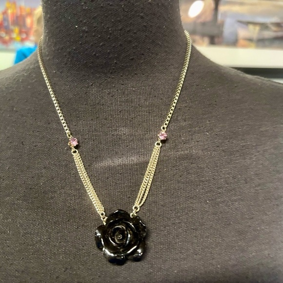 ❤️Betsey Johnson Goth Lucite Rose Necklace - Picture 6 of 6